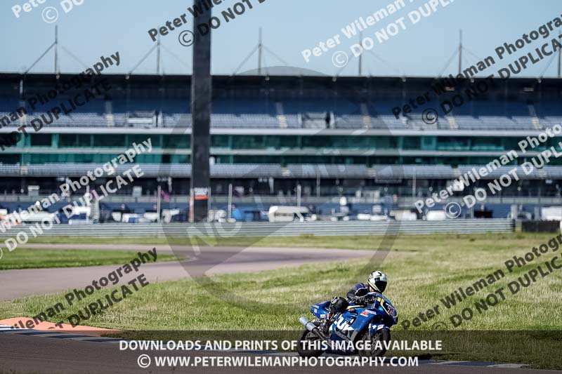 Rockingham no limits trackday;enduro digital images;event digital images;eventdigitalimages;no limits trackdays;peter wileman photography;racing digital images;rockingham raceway northamptonshire;rockingham trackday photographs;trackday digital images;trackday photos